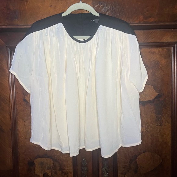 NWT PROENZA SCHOULER-Bicolor Draped Crepe Top In Ercu and Black. Size 8 - Picture 3 of 8